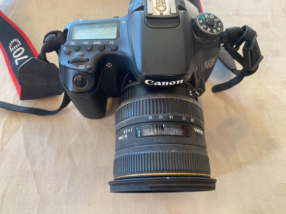 Máquina Fotográfica CANON EOS 70 D
