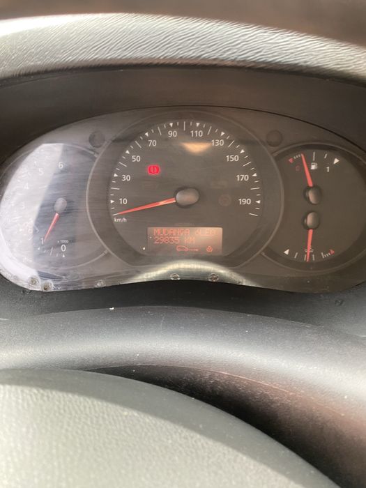 Vendo renault kangoo com pintura nova