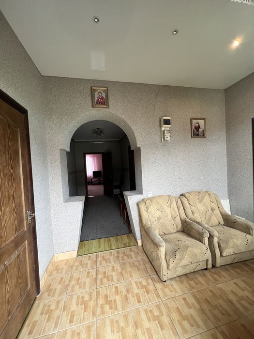 Оренда будинку вул.Коновальця на 3кімнати!