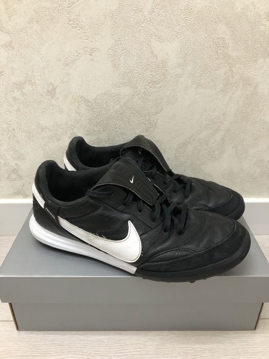 Сороконожки Nike Premier розмір 28 см