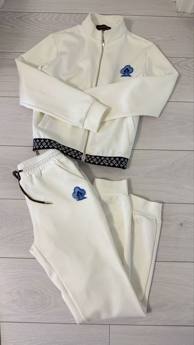 Костюм Louis Vuitton