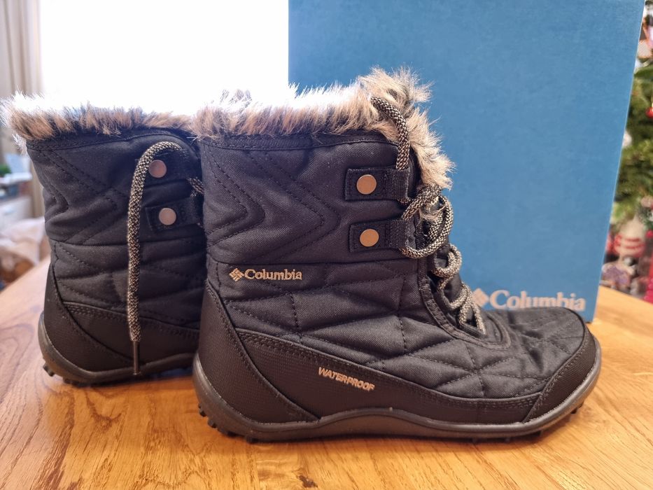 Columbia Minx Shorty III чорного кольору  37 р.