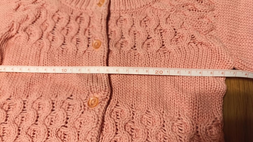 Ażurowy sweterek Reserved 68