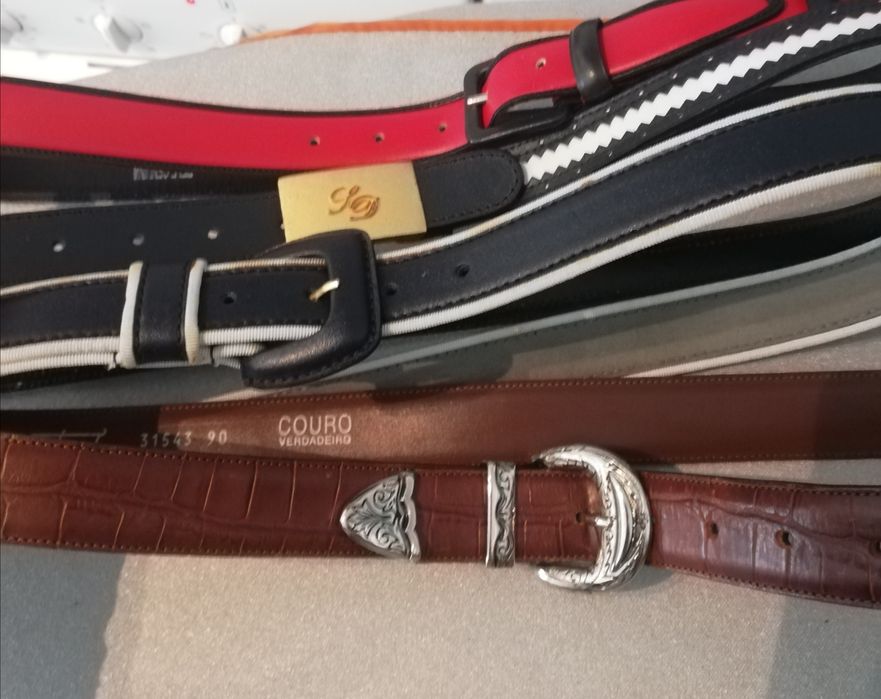 Conjunto de cintos  com pouco uso