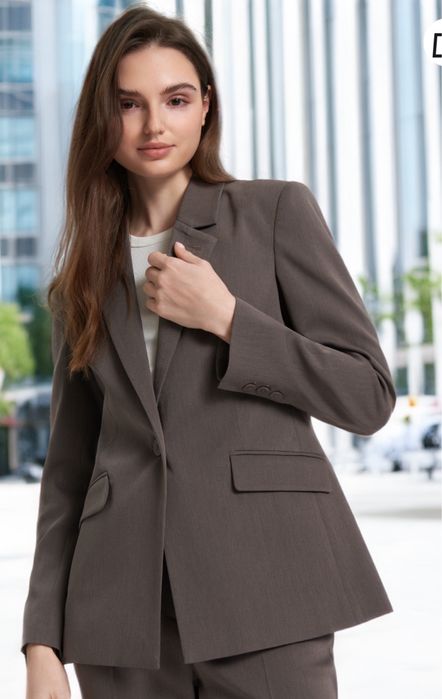 Жіночий піджак шоколадний