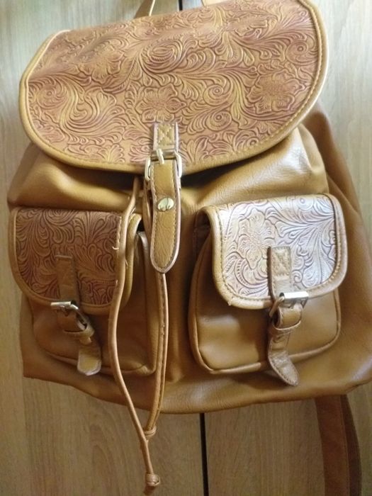 Продам рюкзак, коричневого кольору