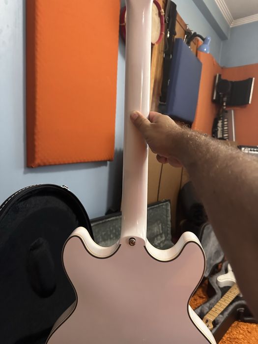 Larry carlon hollobody h7 white