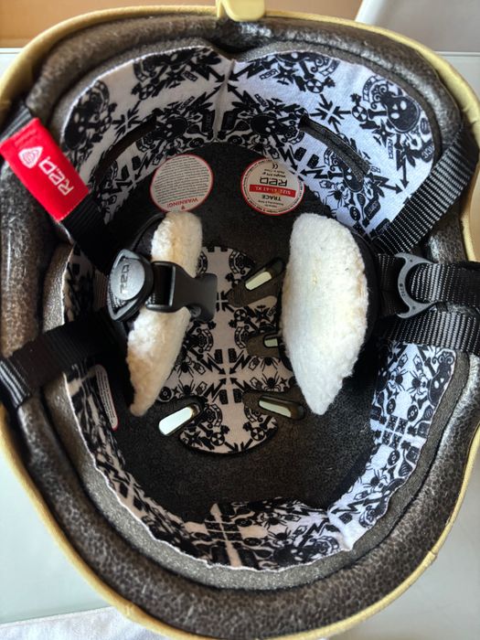 Męski kask snowboardowy