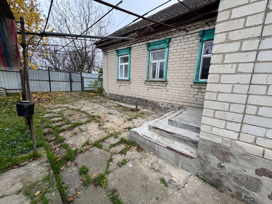 Будинок кирпичний. В с. Павлиш. В хорошому стані. Газофікований. Торг