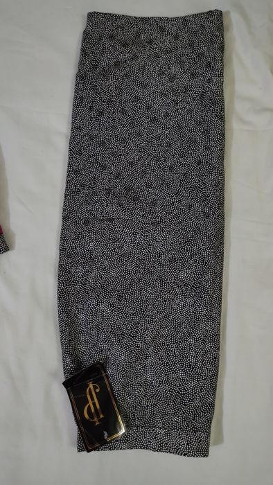 Saia direita para mulher.