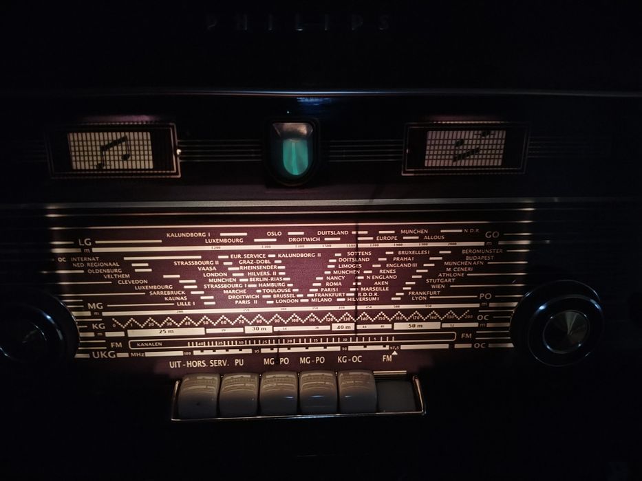 Radio lampowe Philips B5X74A FM 88-101 MHz
