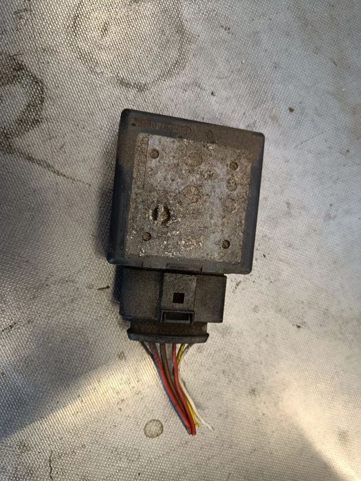 Sterownik Pompy Paliwa Skoda Superb Octavia VW Passat Golf Tiguan Audi Seat Leon 5Q0906121R