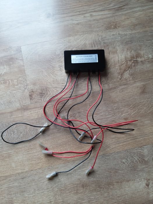 Balanser napięcia do akumulatorów 48v