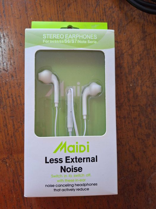 Earphones Maidi novos