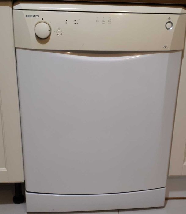Zmywarka BEKO DFN1300-44. Na części