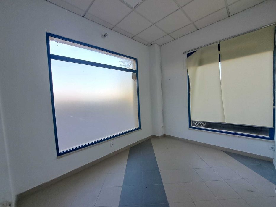 Arrenda-se Loja ou Escritório