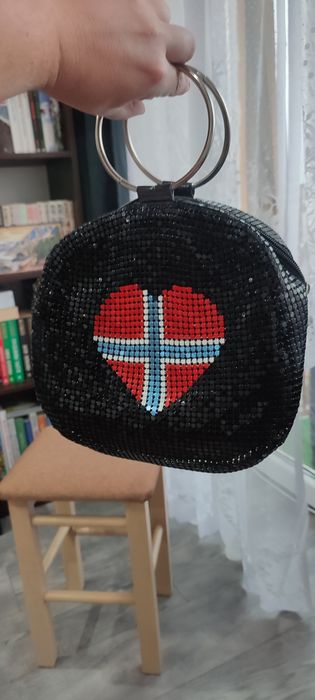 Torebka do ręki w cekiny.  SUPER