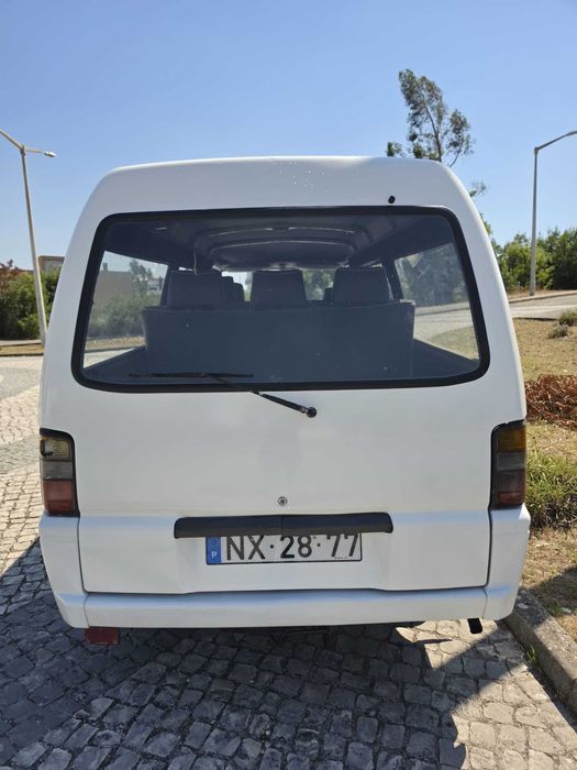 Mitsubishi L300 2.5D  9 Lugares