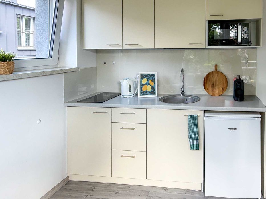 Miniapartament dla studenta, Katowice Ligota, 4 min od uczelni, Aneks kuchenny, własna łazienka Internet