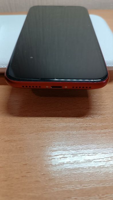 Продам IPhone XR