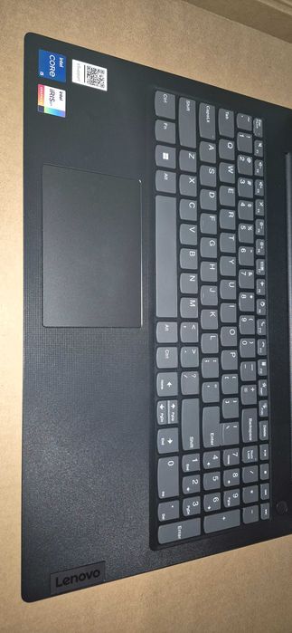 Nowy Lenovo 15,6FHD i5-1235U 16GB RAM 512SSD Win 11