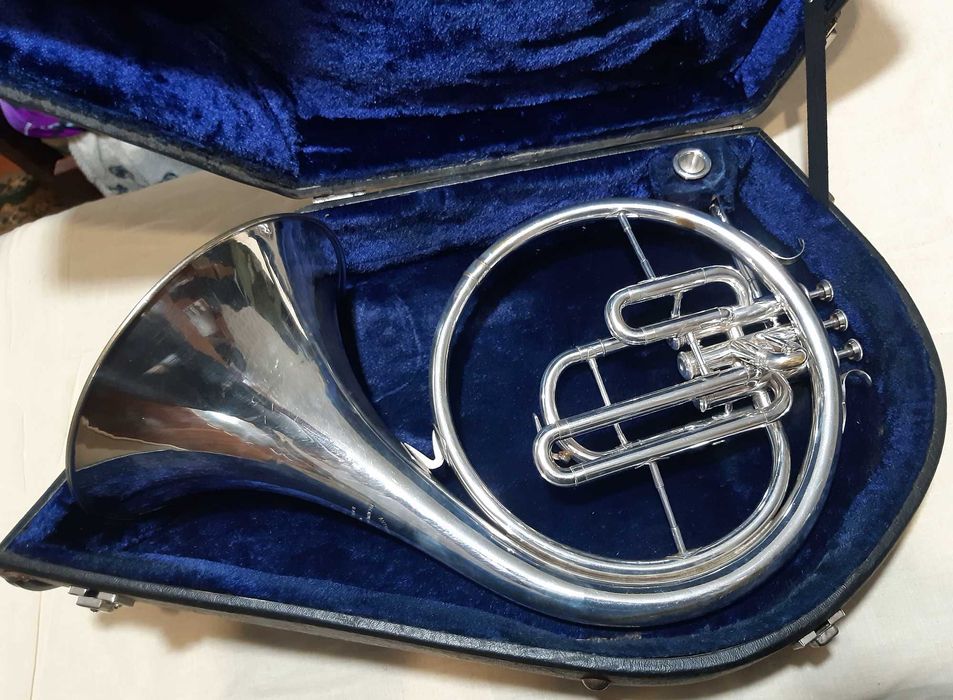 Валторна Antoine Courtois помпова in Es