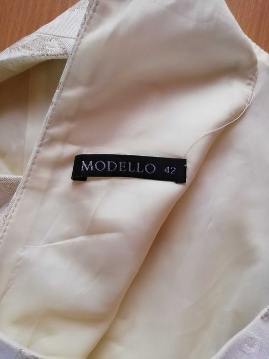 Jasnożółta sukienka Modello 42