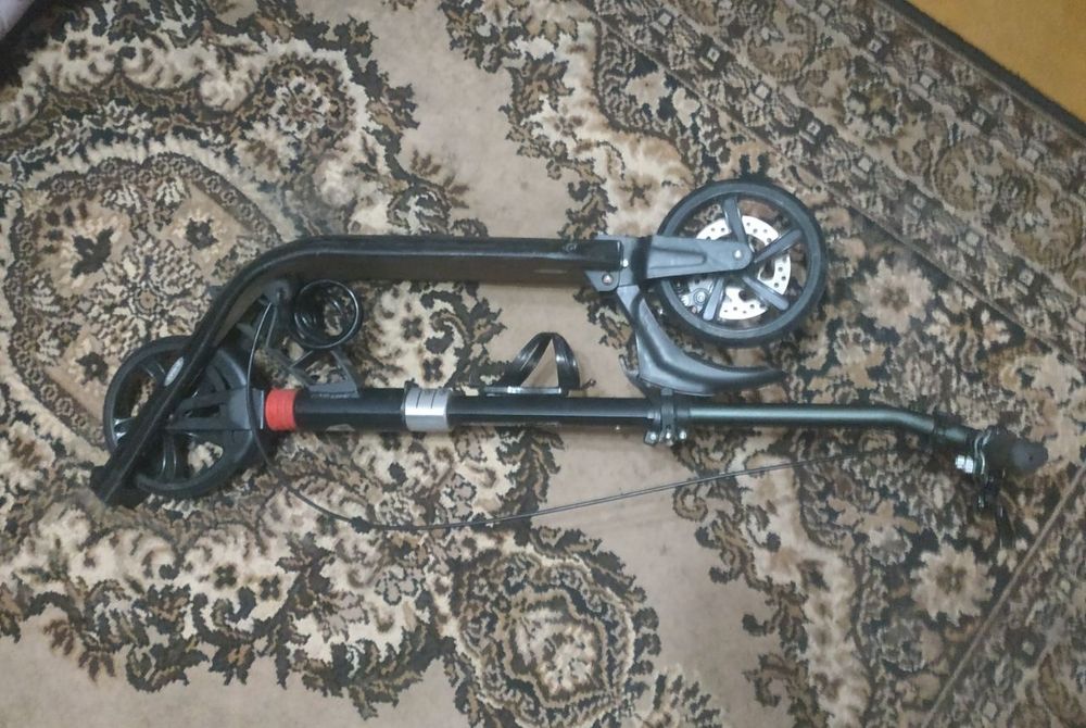 Самокат D-Max-9 Scale Sports