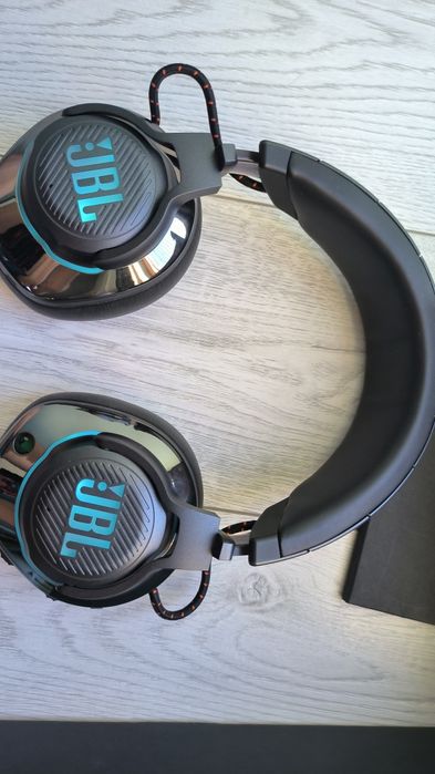 Sluchawki jbl quantum 810 bezprzewodowe  USZKODZONE WYRWANY MIKROFON