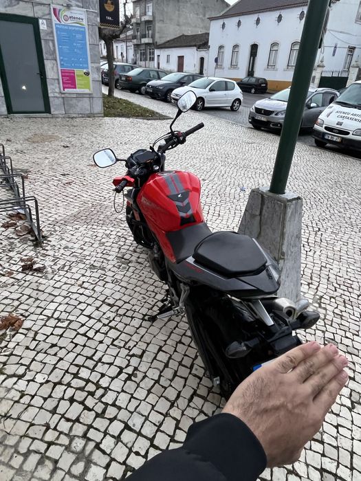 CB500F Honda 2016 A2 mota muito cuidada e revisoes feitas.