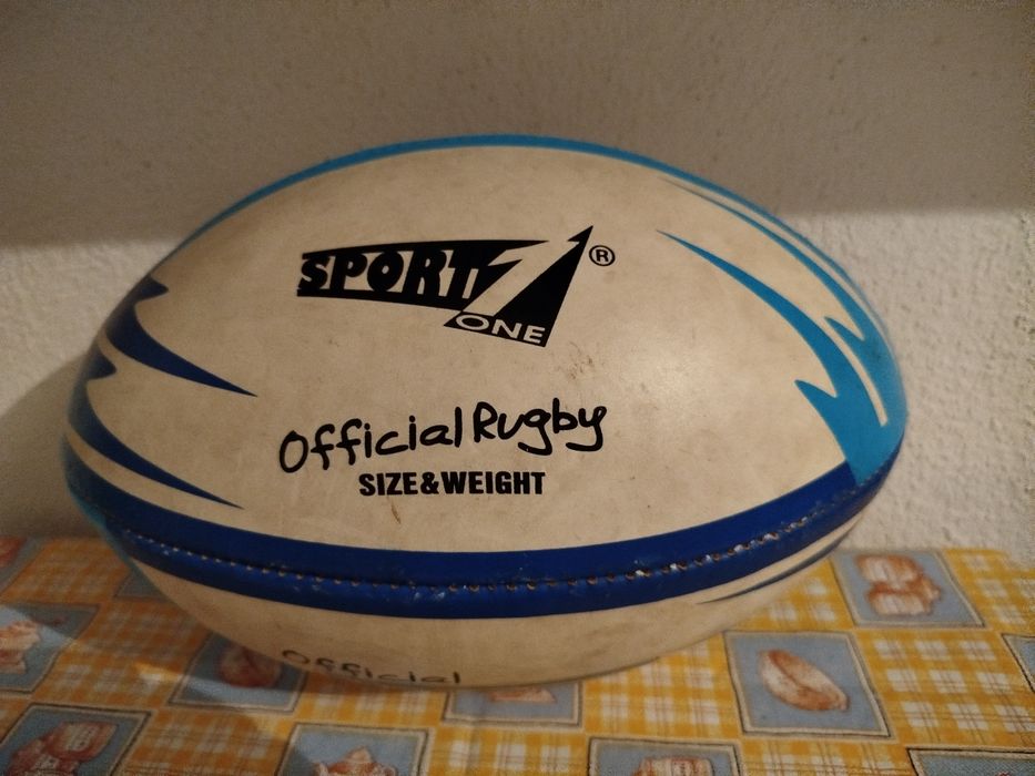 Bola  oficial râguebi