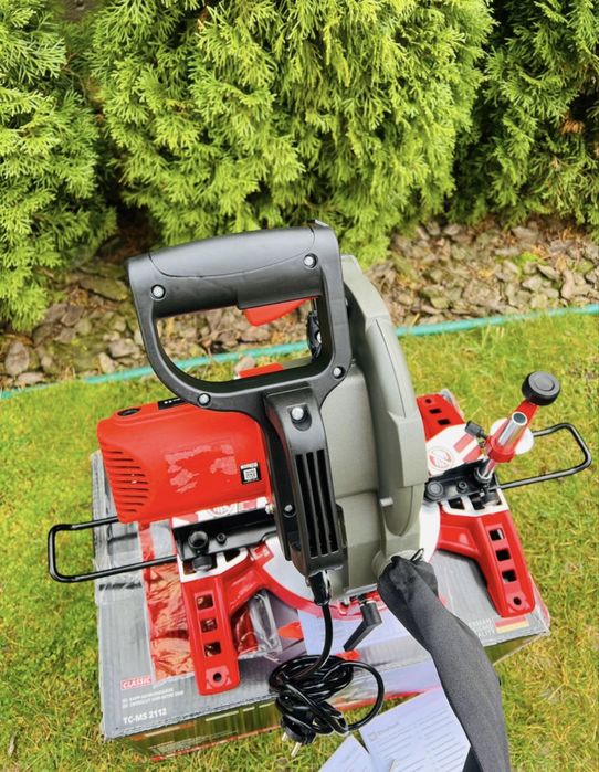 Пила торцювальна Einhell TC-MS 2112