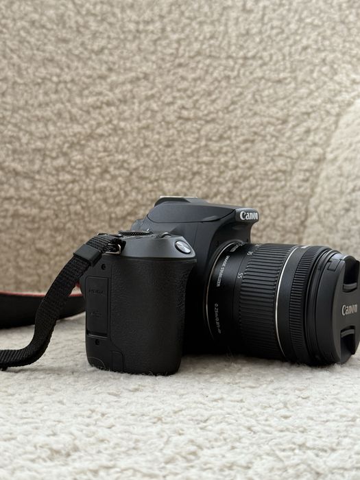 Canon EOS 250D + 18-55mm, стан ідеал, комплект, торг