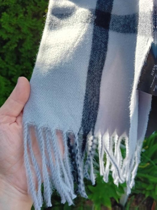 Szalik szaro-czarny krata Avon