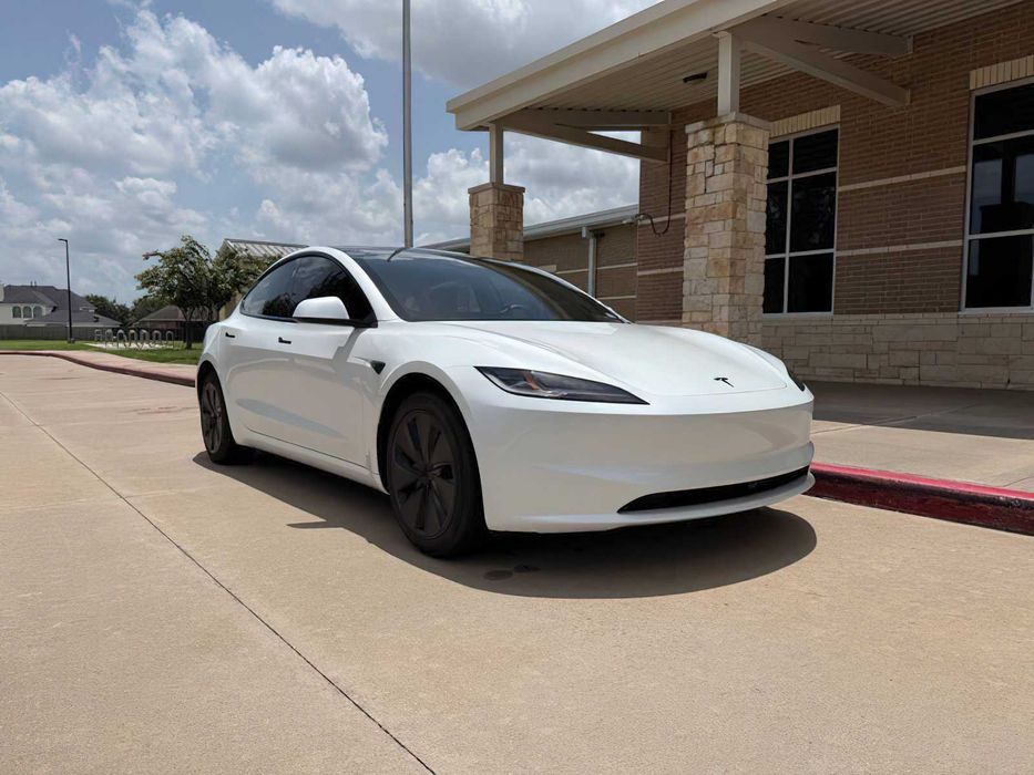 Tesla Model 3      2026