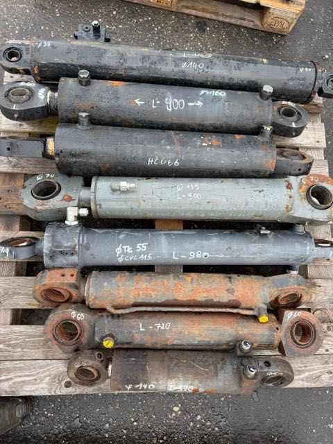 SIŁOWNIK HYDRAULICZNY NOWY Do wiertnicy mały  L-800 mm max