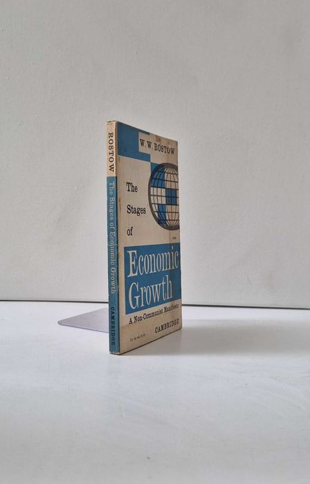 ECONOMIA - [Vários livros em inglês)