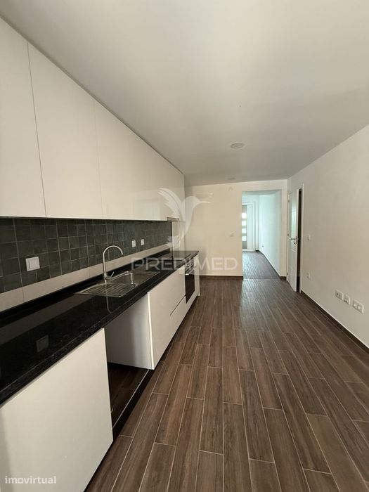 Apartamento T1 com Logradouro - Alcanena
