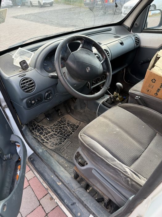 Продам кенго рено