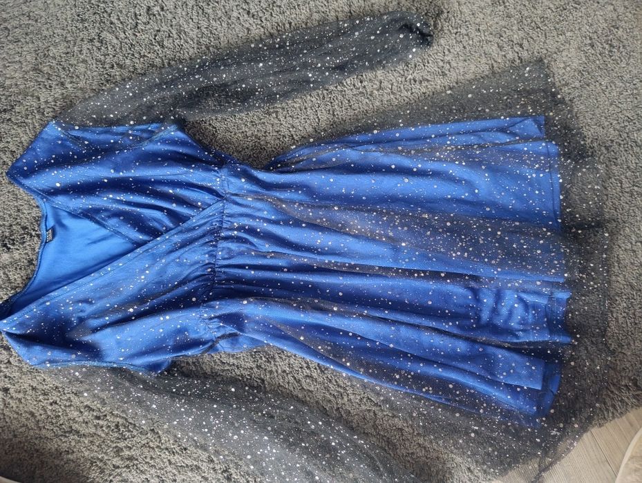 Błyszcząca sukienka kopertowa