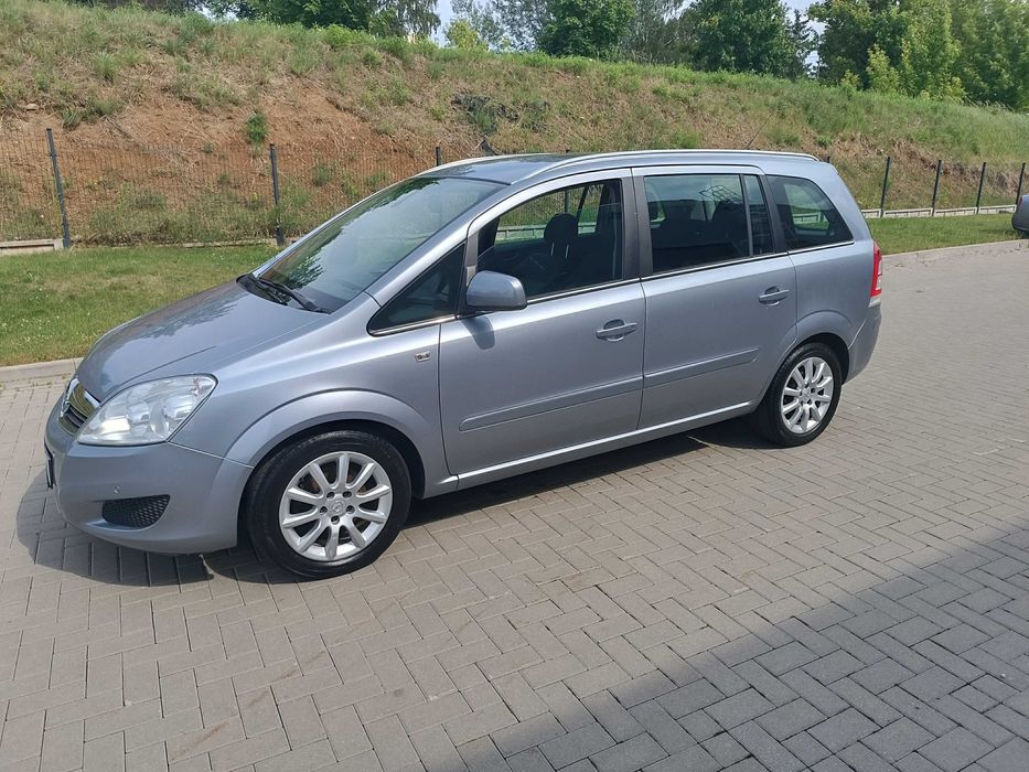 Opel Zafira B 1,8 benz,import Niemcy,7 osobowa,lift,ładny stan 2009rok