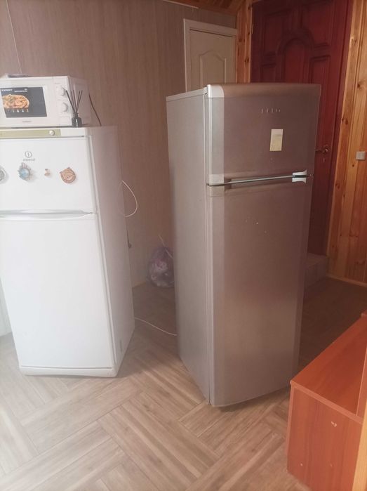Продам холодильники Індезит та Беко.