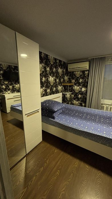 Здаю подобово 2 поверховий будинок