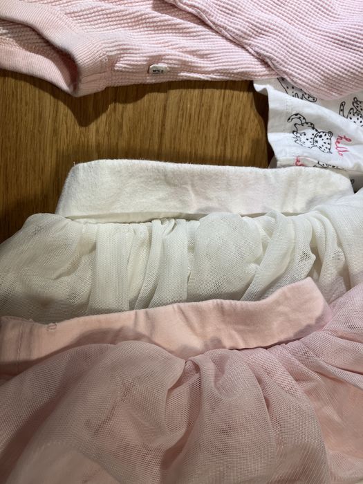 GAP i H&M Ubranka dla dziewczynki: body, spodenki z falbaną bluzka