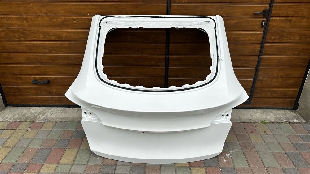 Кришка багажника, ляда tesla model y