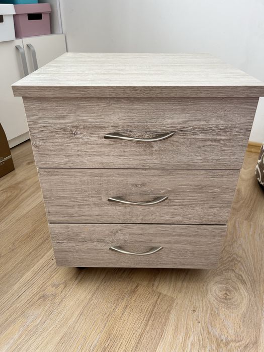 Набір меблів для офісу або дитячоі кімнати!