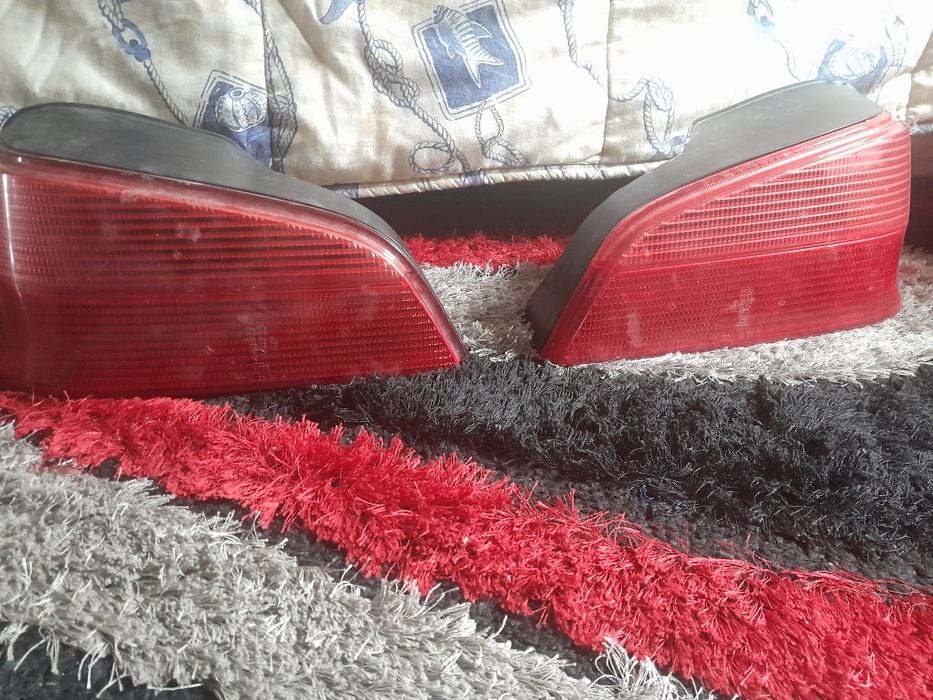 Vendo farolins traseiros peugeot bom estado