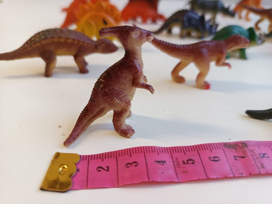 20 dinossauros em pvc
