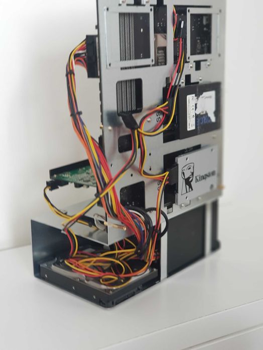 Gamingowa Open PC - V. 4 x SSD, 1 x HDD świetny wygląd