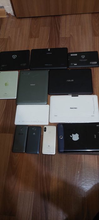 Лот планшетов и телефонов